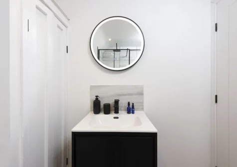 The shower room at 80 Fore Street, Newlyn