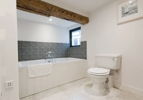 The bathroom at 9 Chapel Street, Mousehole