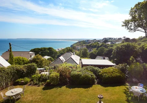 The communal garden at 9 Fernhill Penthouse, Carbis Bay
