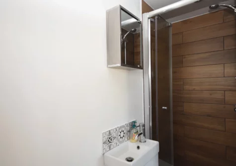 Bedroom #1 en-suite shower room at A Rare Old Station, Appledore