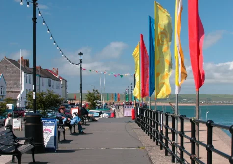 Explore Appledore's harbour, winding streets, art galleries & waterside walks in this charming coastal fishing village