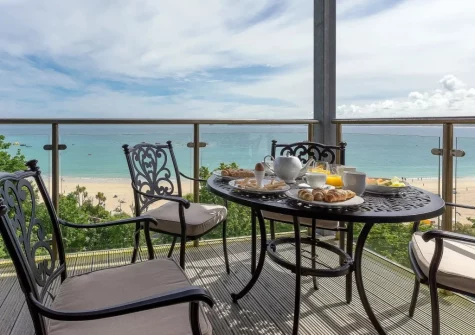 The seaward facing balcony & alfresco dining area at Abalone, St Ives