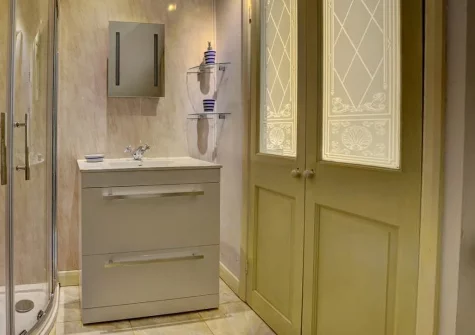 Bedroom #1 en-suite shower room at Aberlyn, Lynmouth