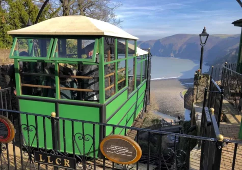 Lynton is 152 metes above Lynmouth and the two towns are connected by the Lynton & Lynmouth Cliff Railway, it's a must see & do