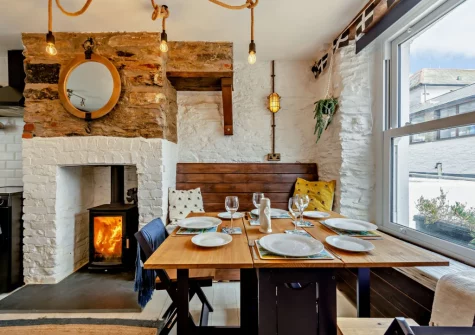 The living / dining area at Albatross Cottage, Looe