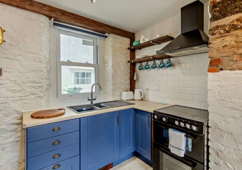 The kitchen at Albatross Cottage, Looe