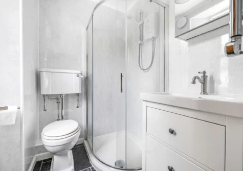 The shower room at Albatross Cottage, Looe