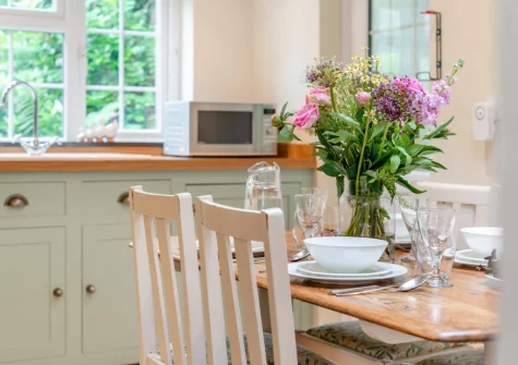 The kitchen & dining area at Alice's Cottage, Looe