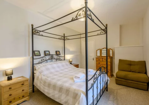Bedroom #7 at Alminstone House, Woolsery
