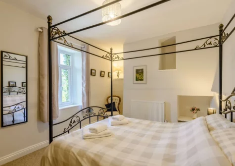 Bedroom #7 at Alminstone House, Woolsery