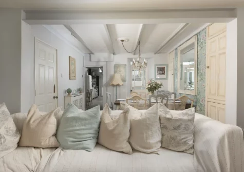 The living room at Almond Cottage, Hayle