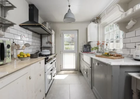 The kitchen at Almond Cottage, Hayle