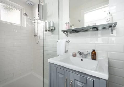The shower room at Almond Cottage, Hayle