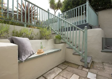 The outdoor sitting area at Almond Cottage, Hayle