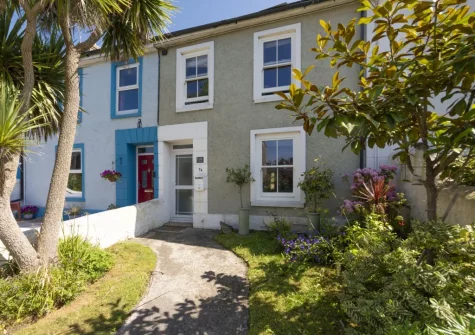 The front garden at Almond Cottage, Hayle