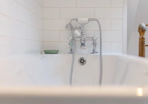 The bathroom at Amelia Cottage, Polruan