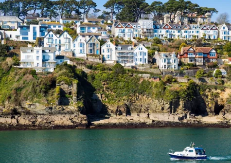 Amelia Cottage is less than 200 metres from Polruan Landing where you can take the passenger ferry to Fowey to experience the bars, restaurants & shops