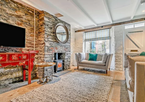 The living area at Amy Jane Cottage, Polruan