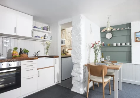 The kitchen & dining area at An Selder, Fowey