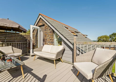 The decked terrace & outdoor sitting area at An Skyber, St Breock