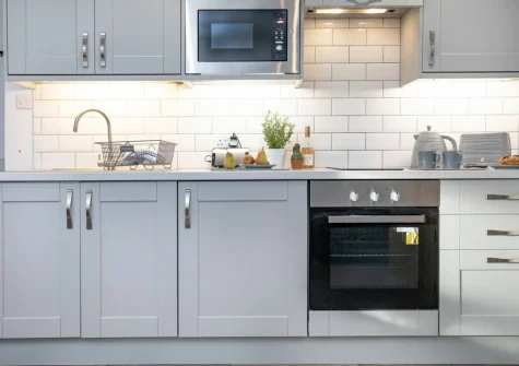 The kitchen at Anchors Away at Sunnybeach Apartments, Paignton