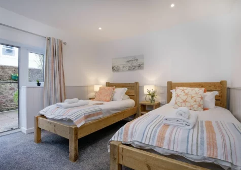 The bedroom at Anchors Away at Sunnybeach Apartments, Paignton