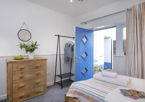 The bedroom at Anchors Away at Sunnybeach Apartments, Paignton