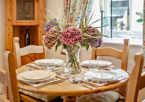 The dining area at Annas Cottage, Langtree