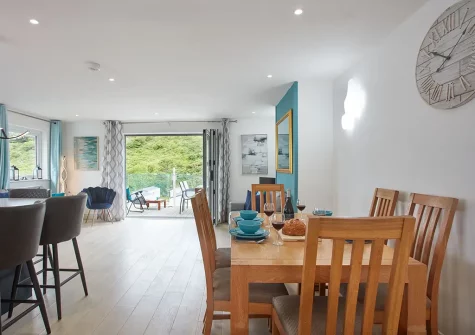 The dining area at Anneth Lowen, Polzeath
