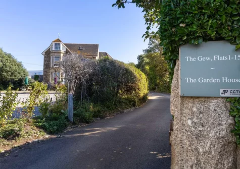 Apartment 1 at The Gew is perfectly positioned with St Michael's Mount and Marazion Beach just a short walk away