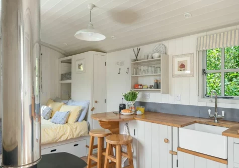 The kitchen at Apple Blossom at Devon Heaven Hideaways, Kenn