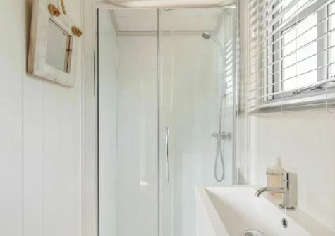 The shower room at Apple Blossom at Devon Heaven Hideaways, Kenn