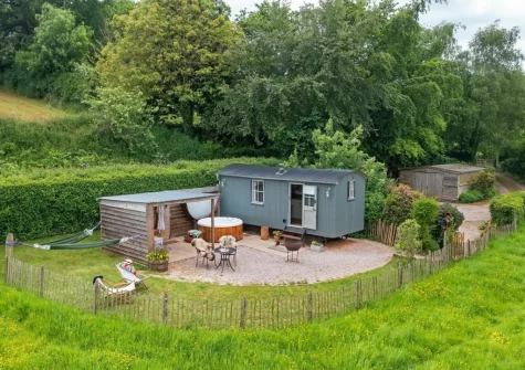 Apple Blossom is private, quiet, beautifully equipped & spacious; set within an idyllic countryside location