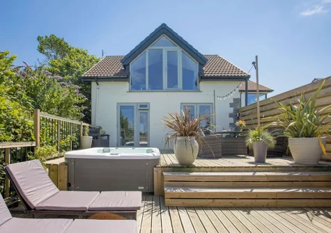 The decked terrace, hot tub & outdoor sitting area at Appletree Cottage, Kilkhampton