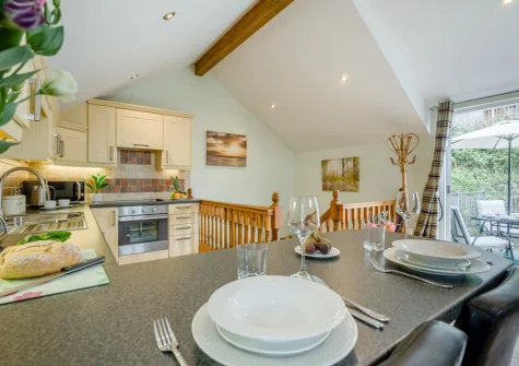 The kitchen & dining area at April Cottage at Sanctuary Farm, Woodford