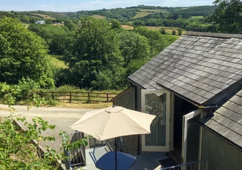 April Cottage at Sanctuary Farm is a reversed level barn conversion in a tranquil location with superb views across the valley