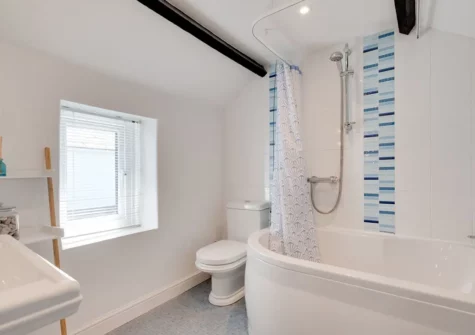 The bathroom at April Cottage, Brixham