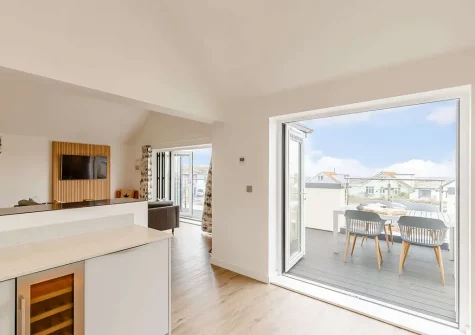 The balcony & outdoor sitting area at Aspen Beach House, Westward Ho!
