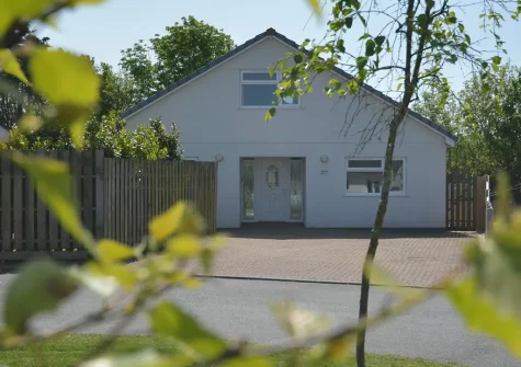 Atlantic Breeze is set within a holiday park offering seasonal on-site facilities including tennis courts