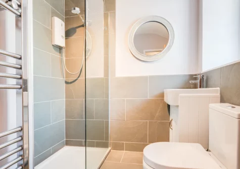 The shower room at Atlantic Cottage, Porthleven