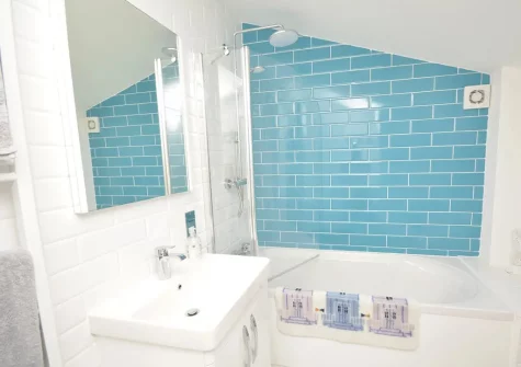 The bathroom at Aunties Cottage, Appledore