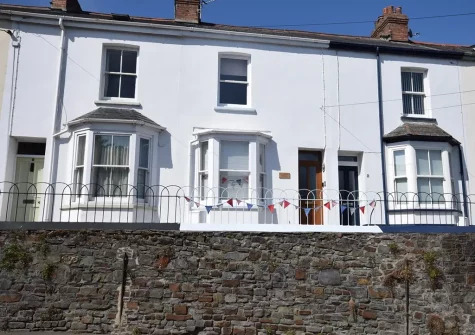 Aunties Cottage is a beautifully presented terraced cottage in the picturesque village of Appledore