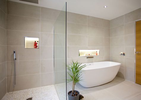 The bathroom at Avalen Rise, Newlyn