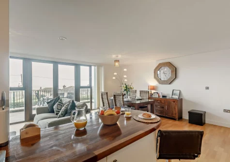 The kitchen & dining area at Avalon, Clipper Cove, Praa Sands