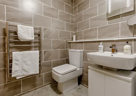 The bathroom at Avalon, Clipper Cove, Praa Sands