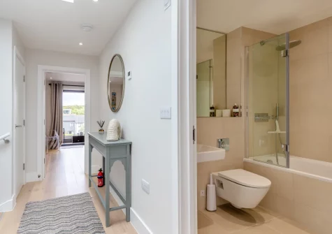 The bathroom at Avalon, Harlyn