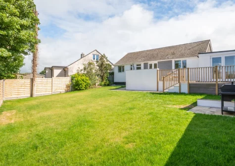 The garden with barbecue area at Avondale, Crackington