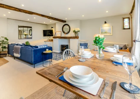 The living dining area at Azalea Barn, Lee