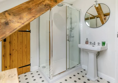 The shower room at Azalea Barn, Lee