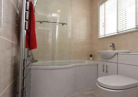 The bathroom at Bag End, Bude